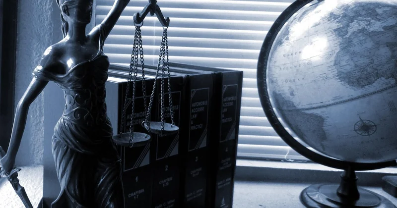Les trois éléments que la justice doit prouver